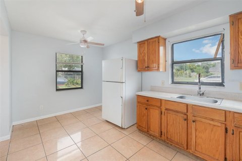 House in Orlando, Florida 3 bedrooms, 126.35 sq.m. № 1760349 - photo 22