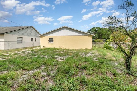House in Orlando, Florida 3 bedrooms, 126.35 sq.m. № 1760349 - photo 4
