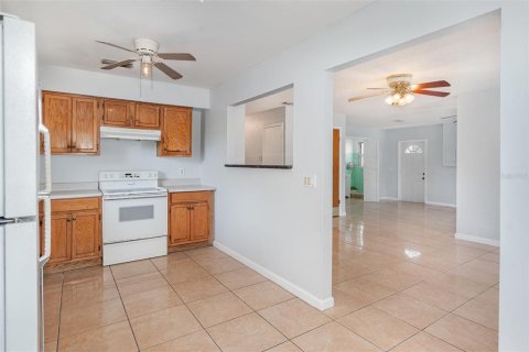 House in Orlando, Florida 3 bedrooms, 126.35 sq.m. № 1760349 - photo 21