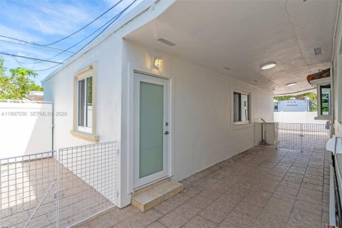 Villa ou maison à Miami, Floride 2 chambres, 251.86 m2 № 2060855