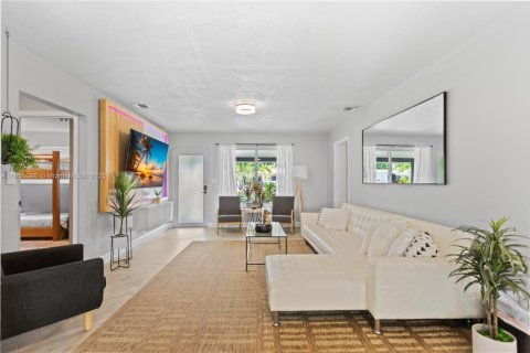House in Pompano Beach, Florida 3 bedrooms, 114.27 sq.m. № 1854770 - photo 11