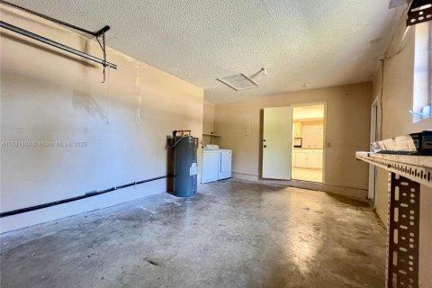 House in Margate, Florida 5 bedrooms, 136.38 sq.m. № 1689429 - photo 27