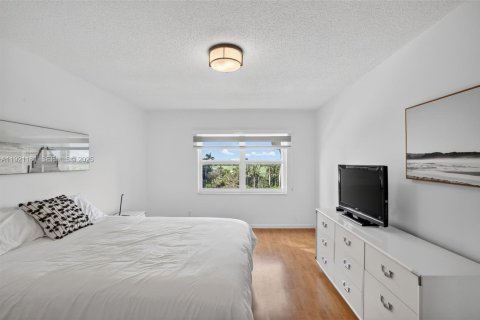 Copropriété à vendre à Hallandale Beach, Floride: 2 chambres, 106.84 m2 № 2082716 - photo 24