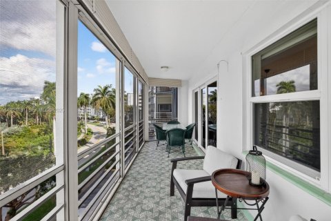Copropriété à vendre à Hallandale Beach, Floride: 2 chambres, 106.84 m2 № 2082716 - photo 29