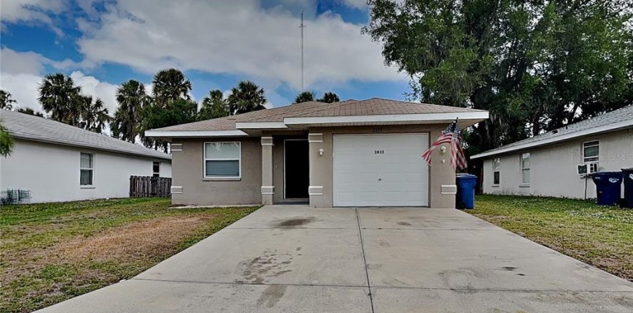 House in Bradenton, Florida 3 bedrooms, 98.94 sq.m. № 2113127