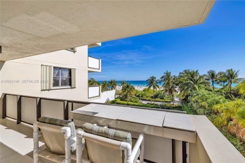 Condo in Miami Beach, Florida, 2 bedrooms  № 2067671 - photo 7