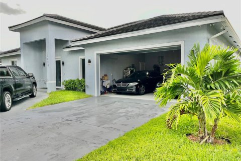 Casa en venta en Lauderhill, Florida, 4 dormitorios, 242.29 m2 № 1820309 - foto 2