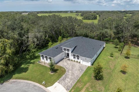 House in Spring Hill, Florida 4 bedrooms, 316.05 sq.m. № 1899854 - photo 2