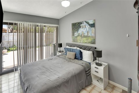 Townhouse in Miami, Florida 2 bedrooms, 104.98 sq.m. № 1891876 - photo 9