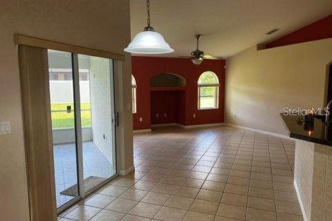 House in Palm Coast, Florida 3 bedrooms, 195 sq.m. № 1911043 - photo 7