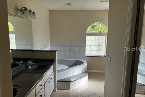 House in Palm Coast, Florida 3 bedrooms, 195 sq.m. № 1911043 - photo 4