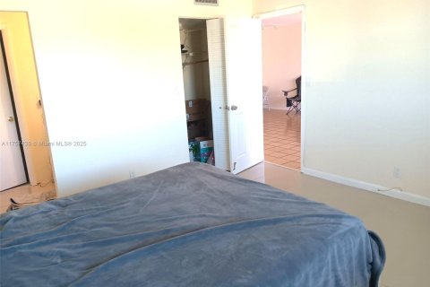 Condo in North Miami Beach, Florida, 2 bedrooms  № 1707104 - photo 12