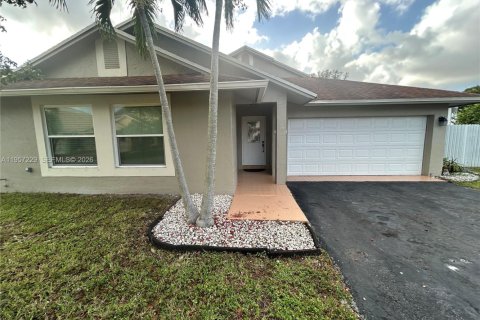 Casa en Hialeah, Florida 4 dormitorios, 147.53 m2 № 2011237