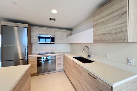 Снять в аренду кондоминиум в Норт-Майами-Бич, Флорида 2 спальни, 103.96м2, № 1923632 - фото 7