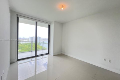 Снять в аренду кондоминиум в Норт-Майами-Бич, Флорида 2 спальни, 103.96м2, № 1923632 - фото 10