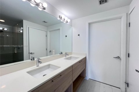 Снять в аренду кондоминиум в Норт-Майами-Бич, Флорида 2 спальни, 103.96м2, № 1923632 - фото 11