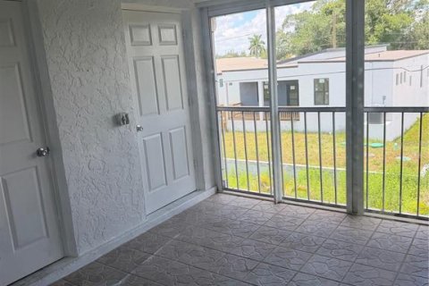 Copropriété à vendre à Punta Gorda, Floride: 2 chambres, 92.81 m2 № 2229253 - photo 5