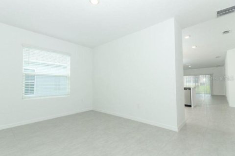 Casa en venta en Haines City, Florida, 3 dormitorios, 148.92 m2 № 1911933 - foto 8