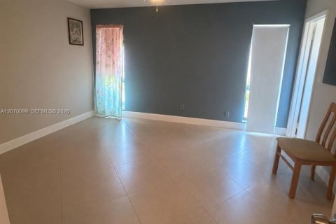 Купить виллу или дом в Дирфилд-Бич, Флорида 2 спальни, 125.42м2, № 2304257 - фото 7