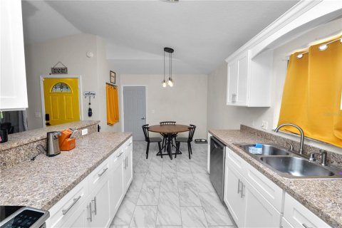 House in Winter Haven, Florida 3 bedrooms, 108.97 sq.m. № 1806903 - photo 12