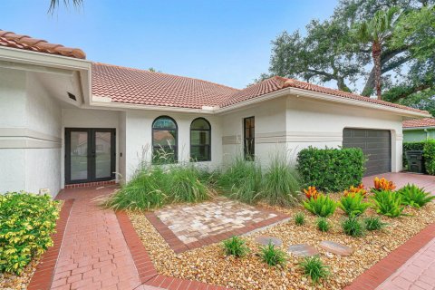 House in Delray Beach, Florida 3 bedrooms, 232.07 sq.m. № 2173861