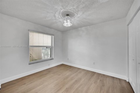 Casa en venta en Coral Springs, Florida, 3 dormitorios, 171.13 m2 № 1992963 - foto 14