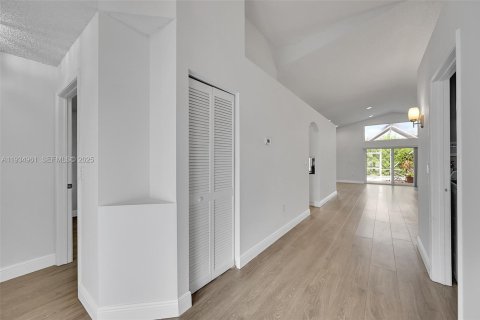 Casa en venta en Coral Springs, Florida, 3 dormitorios, 171.13 m2 № 1992963 - foto 23