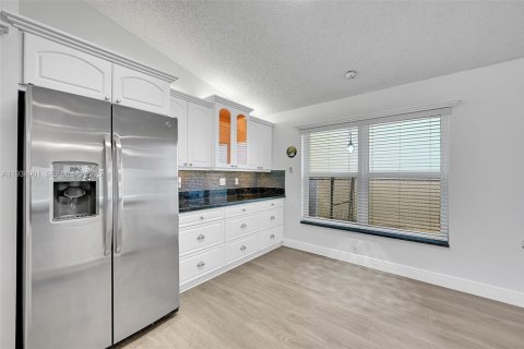 Casa en venta en Coral Springs, Florida, 3 dormitorios, 171.13 m2 № 1992963 - foto 10