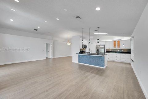 Casa en venta en Coral Springs, Florida, 3 dormitorios, 171.13 m2 № 1992963 - foto 7