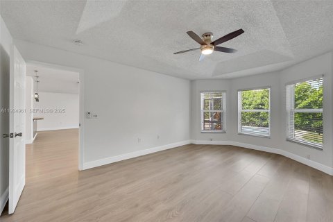 Casa en venta en Coral Springs, Florida, 3 dormitorios, 171.13 m2 № 1992963 - foto 17