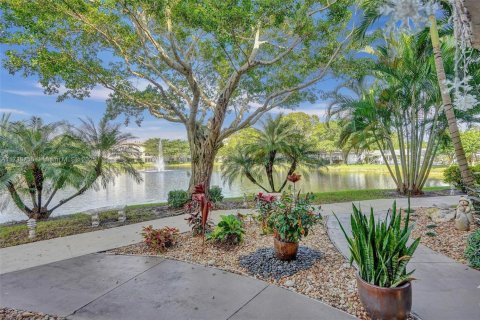 Condo in Lauderdale Lakes, Florida, 2 bedrooms  № 1811227 - photo 27