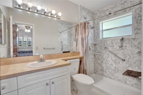 Condo in Lauderdale Lakes, Florida, 2 bedrooms  № 1811227 - photo 21
