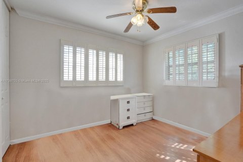 Condo in Lauderdale Lakes, Florida, 2 bedrooms  № 1811227 - photo 23