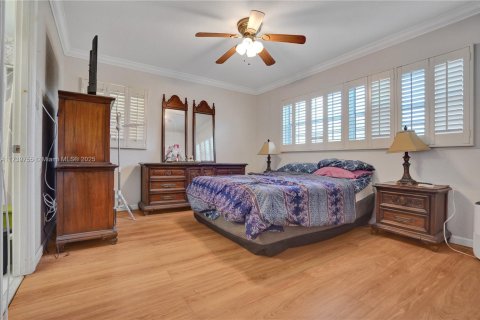 Condo in Lauderdale Lakes, Florida, 2 bedrooms  № 1811227 - photo 17