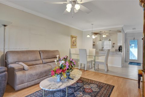 Condo in Lauderdale Lakes, Florida, 2 bedrooms  № 1811227 - photo 13