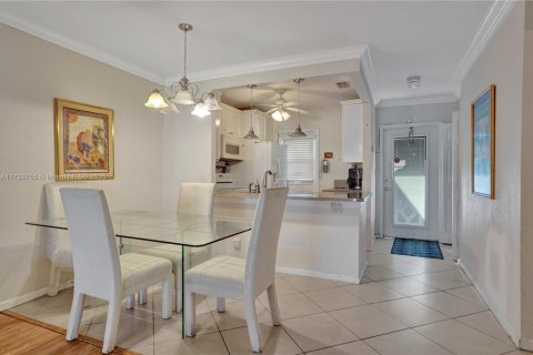 Condo in Lauderdale Lakes, Florida, 2 bedrooms  № 1811227 - photo 16
