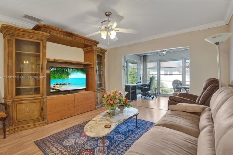 Condo in Lauderdale Lakes, Florida, 2 bedrooms  № 1811227 - photo 8