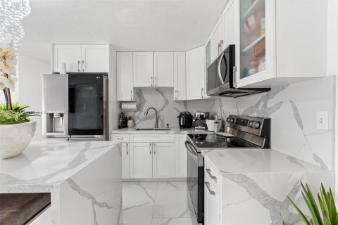 Casa en venta en Fort Lauderdale, Florida, 3 dormitorios, 90.58 m2 № 1702064 - foto 15