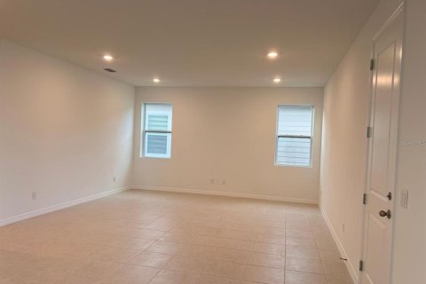 House in Winter Garden, Florida 4 bedrooms, 190.26 sq.m. № 2227150 - photo 10