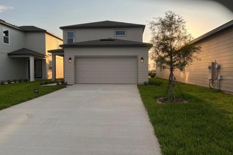 House in Winter Garden, Florida 4 bedrooms, 190.26 sq.m. № 2227150 - photo 2