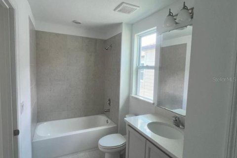 House in Winter Garden, Florida 4 bedrooms, 190.26 sq.m. № 2227150 - photo 27