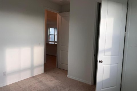 House in Winter Garden, Florida 4 bedrooms, 190.26 sq.m. № 2227150 - photo 13