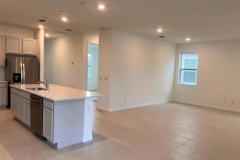 House in Winter Garden, Florida 4 bedrooms, 190.26 sq.m. № 2227150 - photo 9