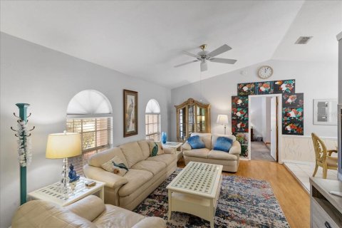 House in Orange City, Florida 3 bedrooms, 151.62 sq.m. № 1875811 - photo 9