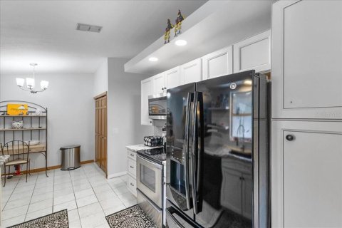 House in Orange City, Florida 3 bedrooms, 151.62 sq.m. № 1875811 - photo 4
