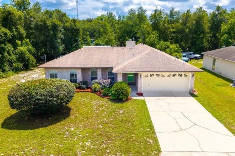 House in Orange City, Florida 3 bedrooms, 151.62 sq.m. № 1875811 - photo 1