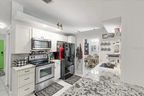 House in Orange City, Florida 3 bedrooms, 151.62 sq.m. № 1875811 - photo 6