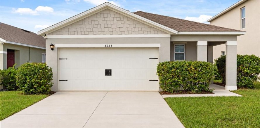 Villa ou maison à Leesburg, Floride 3 chambres, 149.94 m2 № 2400053