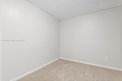 Townhouse in West Palm Beach, Florida 3 bedrooms, 95.41 sq.m. № 1766587 - photo 8
