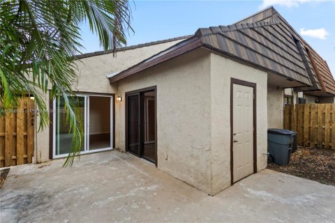 Townhouse in West Palm Beach, Florida 3 bedrooms, 95.41 sq.m. № 1766587 - photo 10